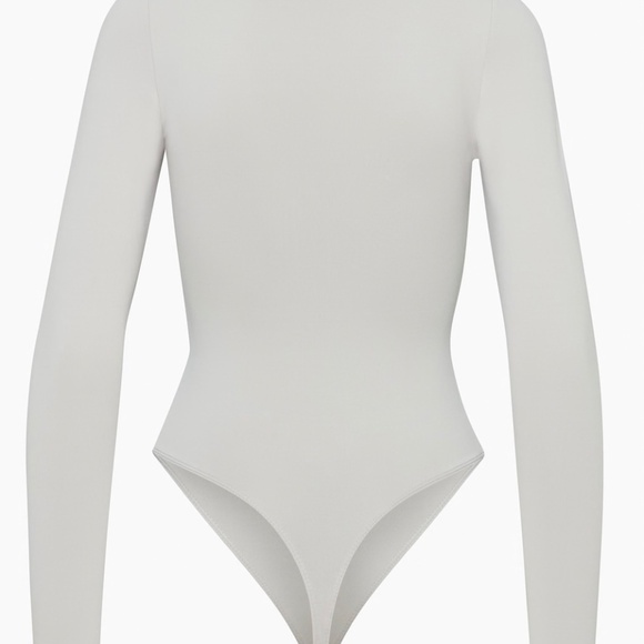 Babaton Contour V-Neck Longsleeve Bodysuit - Picture 2 of 6